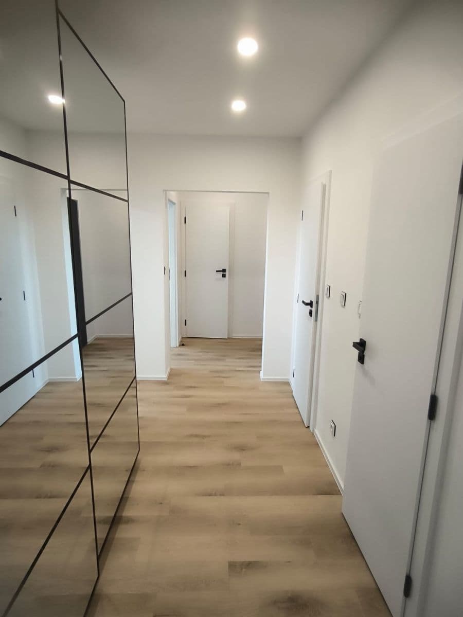 Prenájom bytu 3-izbový 63 m², Hluboká, Brno, Jihomoravský kraj Prenájom bytu 3-izbový 63 m², Hluboká, Brno, Jihomoravský kraj