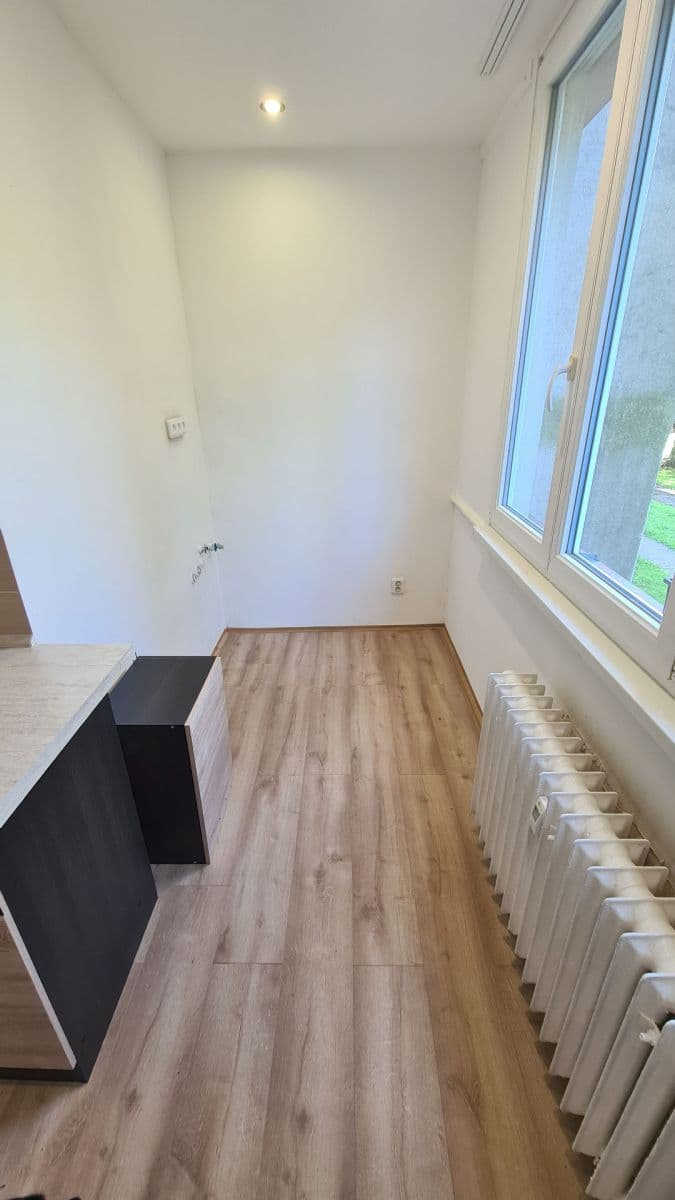 Prenájom bytu 2-izbový 52 m², Voskovcova, Ústí nad Labem, Ústecký kraj Prenájom bytu 2-izbový 52 m², Voskovcova, Ústí nad Labem, Ústecký kraj