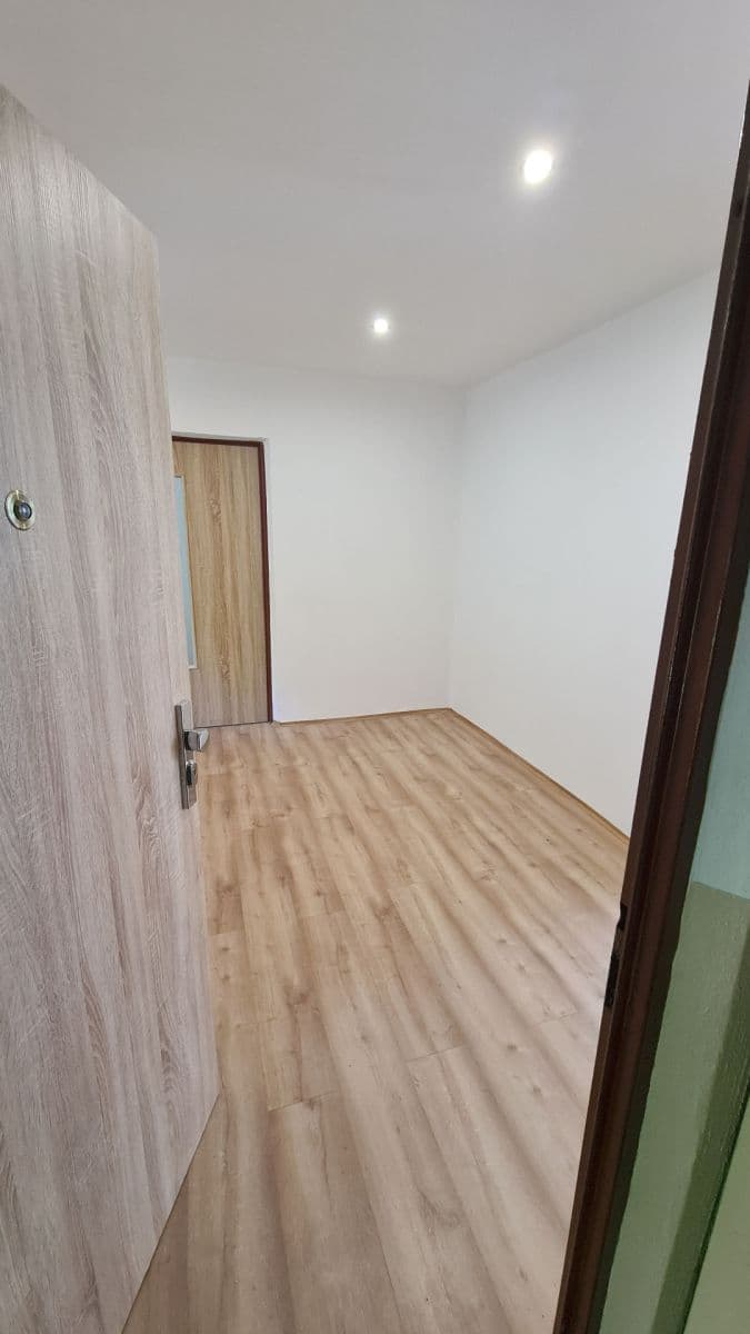 Prenájom bytu 2-izbový 52 m², Voskovcova, Ústí nad Labem, Ústecký kraj Prenájom bytu 2-izbový 52 m², Voskovcova, Ústí nad Labem, Ústecký kraj