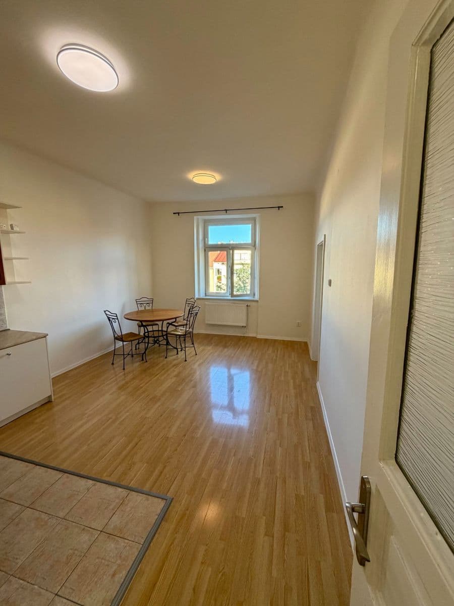 Prenájom bytu 2-izbový 47 m², Janovského, Praha, Praha Prenájom bytu 2-izbový 47 m², Janovského, Praha, Praha