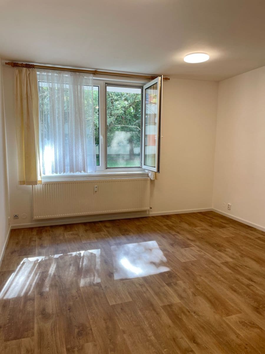 Prenájom bytu 1-izbový 26 m², Vavřenova, Praha, Praha Prenájom bytu 1-izbový 26 m², Vavřenova, Praha, Praha