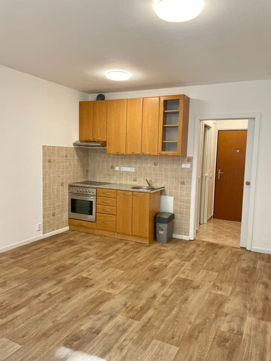 Prenájom bytu 1-izbový 26 m², Vavřenova, Praha, Praha Prenájom bytu 1-izbový 26 m², Vavřenova, Praha, Praha