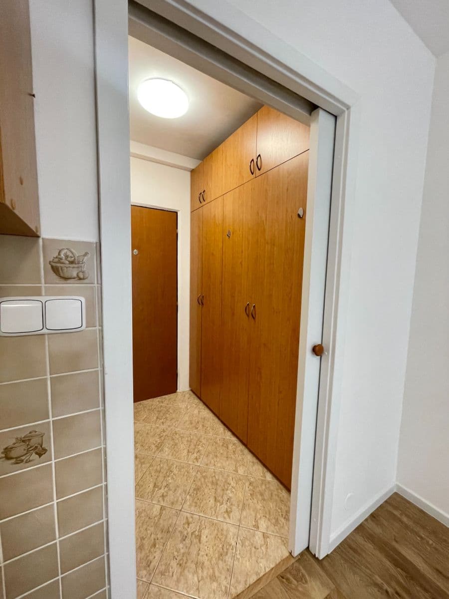 Prenájom bytu 1-izbový 26 m², Vavřenova, Praha, Praha Prenájom bytu 1-izbový 26 m², Vavřenova, Praha, Praha