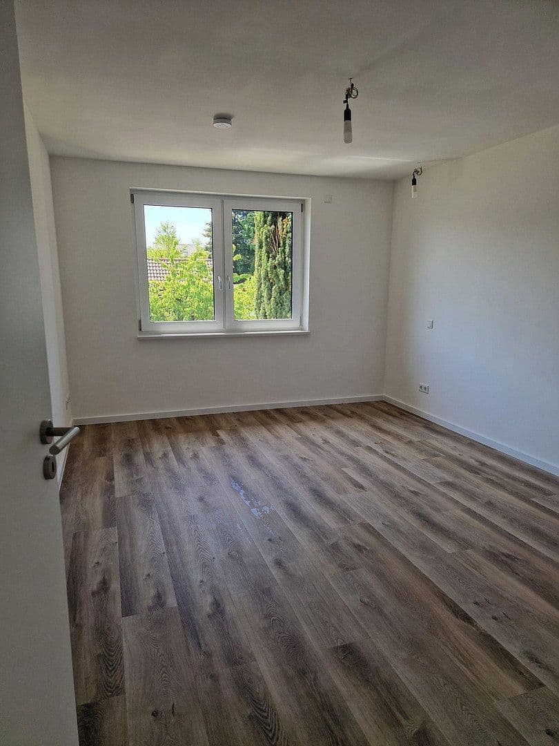 Prenájom bytu 3-izbový 89 m², Efeustr. 10, Karlsruhe, Bádensko-Wurttembersko Prenájom bytu 3-izbový 89 m², Efeustr. 10, Karlsruhe, Bádensko-Wurttembersko