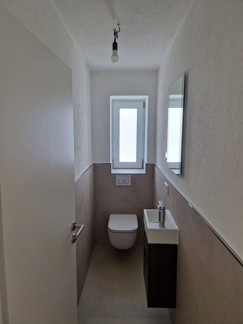 Prenájom bytu 3-izbový 89 m², Efeustr. 10, Karlsruhe, Bádensko-Wurttembersko Prenájom bytu 3-izbový 89 m², Efeustr. 10, Karlsruhe, Bádensko-Wurttembersko