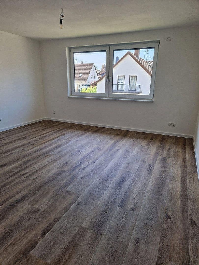 Prenájom bytu 3-izbový 89 m², Efeustr. 10, Karlsruhe, Bádensko-Wurttembersko Prenájom bytu 3-izbový 89 m², Efeustr. 10, Karlsruhe, Bádensko-Wurttembersko
