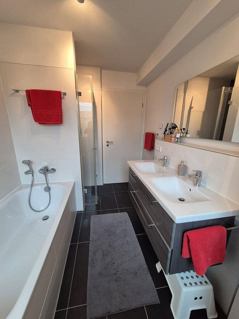 Predaj domu 127 m², pozemok 122 m², Karlsfeld, Bavorsko Predaj domu 127 m², pozemok 122 m², Karlsfeld, Bavorsko