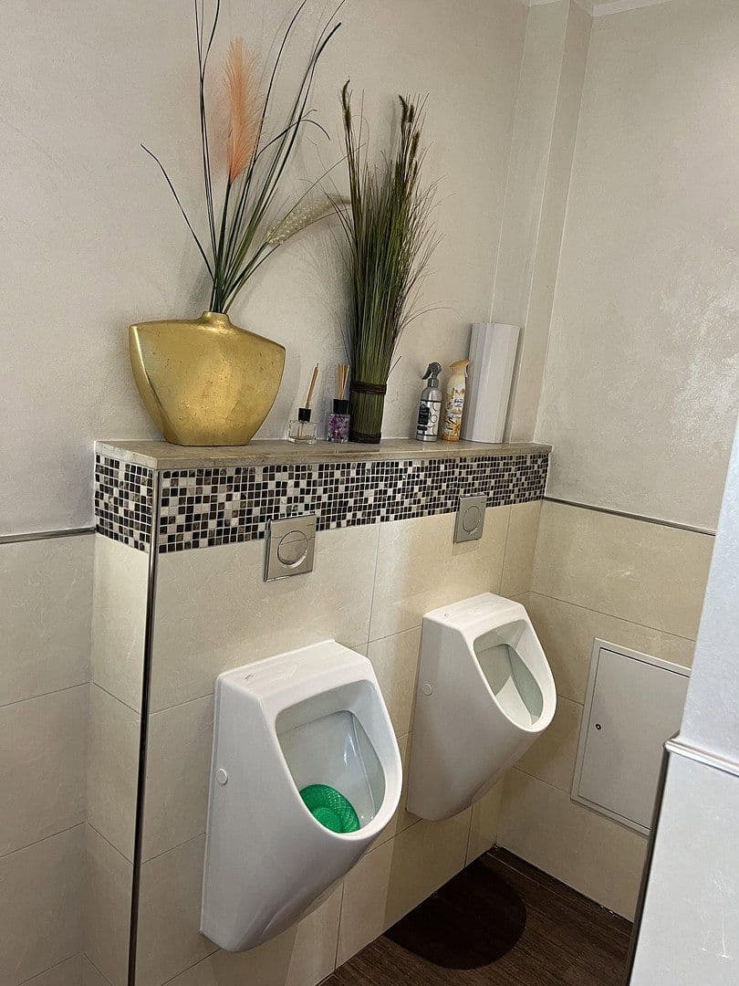 Prenájom nebytového priestoru 300 m², Uerdingerstr 552a, Krefeld-Bockum, Severné Porýnie - Westfálsko Prenájom nebytového priestoru 300 m², Uerdingerstr 552a, Krefeld-Bockum, Severné Porýnie - Westfálsko
