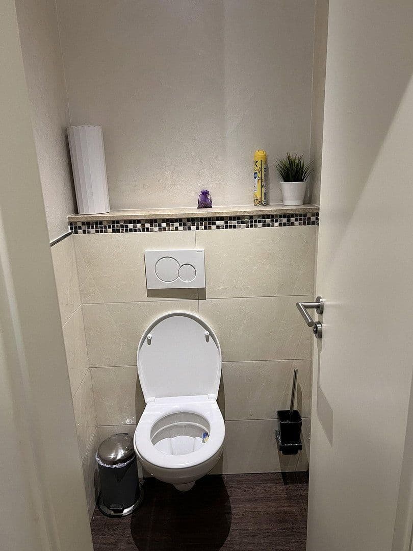 Prenájom nebytového priestoru 300 m², Uerdingerstr 552a, Krefeld-Bockum, Severné Porýnie - Westfálsko Prenájom nebytového priestoru 300 m², Uerdingerstr 552a, Krefeld-Bockum, Severné Porýnie - Westfálsko
