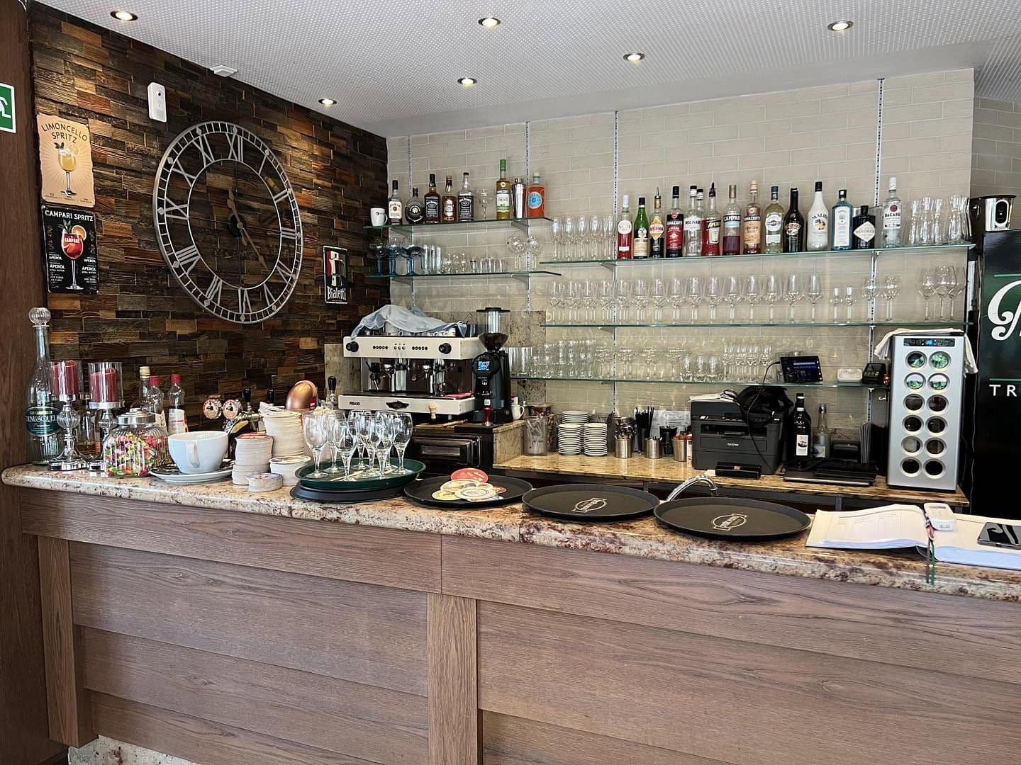 Prenájom nebytového priestoru 300 m², Uerdingerstr 552a, Krefeld-Bockum, Severné Porýnie - Westfálsko Prenájom nebytového priestoru 300 m², Uerdingerstr 552a, Krefeld-Bockum, Severné Porýnie - Westfálsko