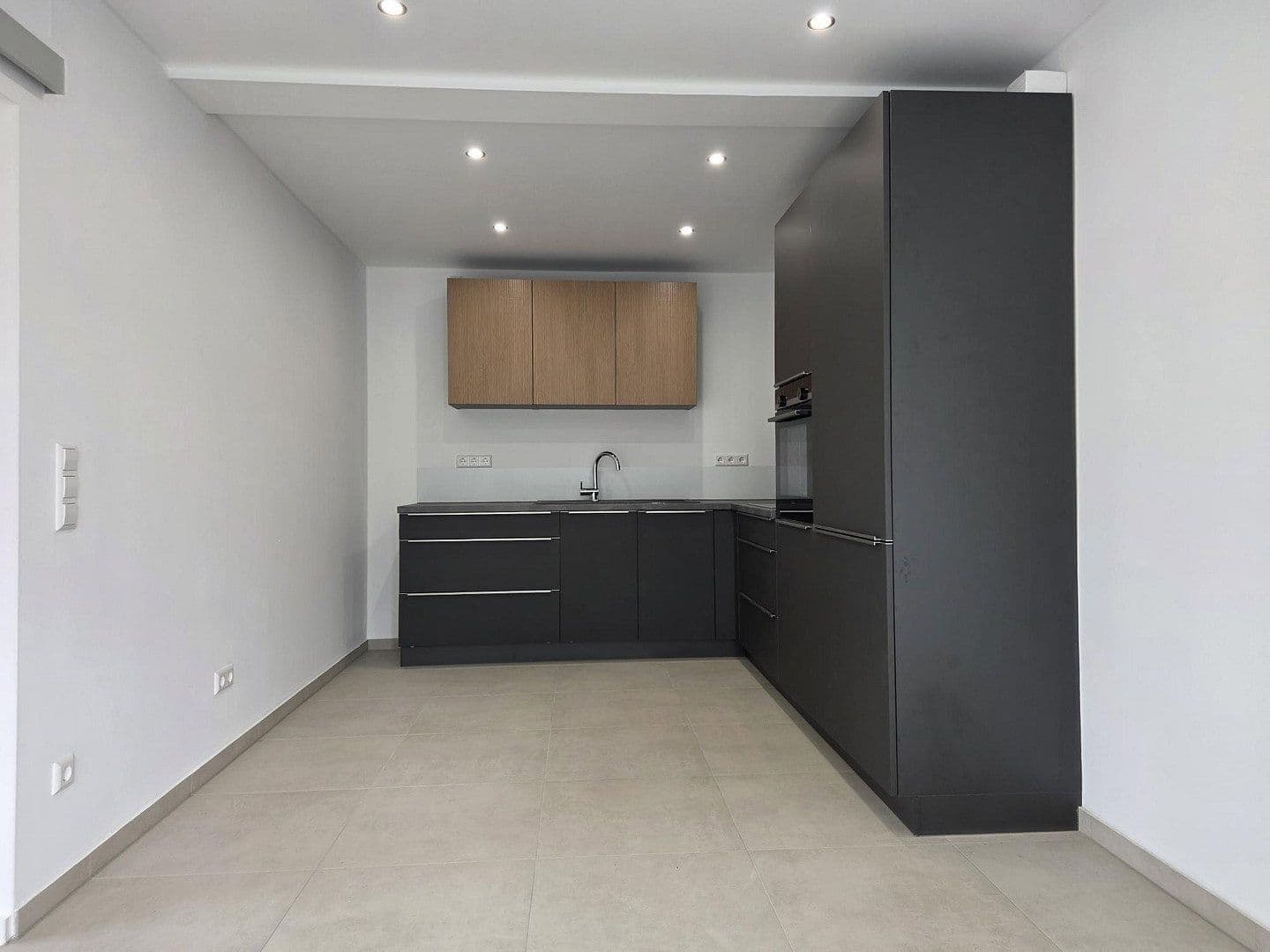 Prenájom bytu 2-izbový 71 m², Schifferstader Str. 27, Mannheim, Bádensko-Wurttembersko Prenájom bytu 2-izbový 71 m², Schifferstader Str. 27, Mannheim, Bádensko-Wurttembersko