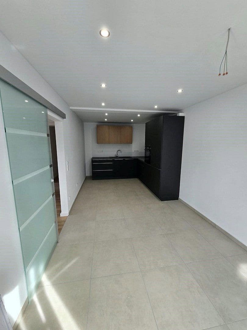Prenájom bytu 2-izbový 71 m², Schifferstader Str. 27, Mannheim, Bádensko-Wurttembersko Prenájom bytu 2-izbový 71 m², Schifferstader Str. 27, Mannheim, Bádensko-Wurttembersko