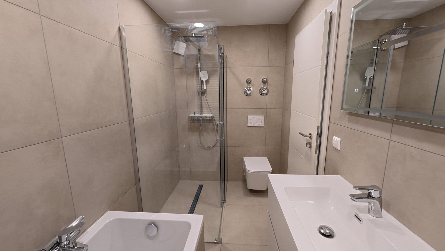 Prenájom bytu 2-izbový 71 m², Schifferstader Str. 27, Mannheim, Bádensko-Wurttembersko Prenájom bytu 2-izbový 71 m², Schifferstader Str. 27, Mannheim, Bádensko-Wurttembersko
