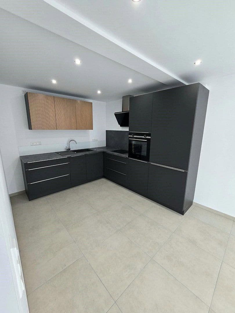 Prenájom bytu 2-izbový 71 m², Schifferstader Str. 27, Mannheim, Bádensko-Wurttembersko Prenájom bytu 2-izbový 71 m², Schifferstader Str. 27, Mannheim, Bádensko-Wurttembersko