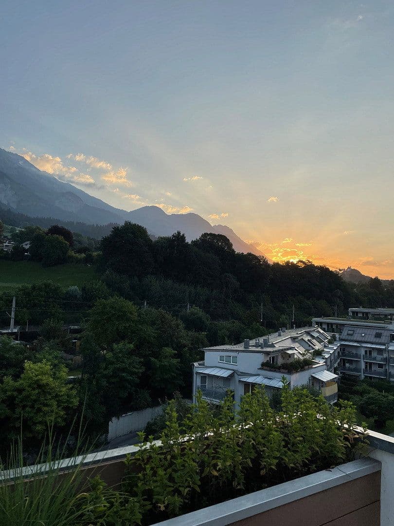 Prenájom bytu 2-izbový 107 m², Haller Straße 77, Innsbruck, Tirolsko Prenájom bytu 2-izbový 107 m², Haller Straße 77, Innsbruck, Tirolsko
