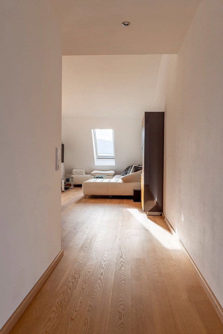 Prenájom bytu 2-izbový 107 m², Haller Straße 77, Innsbruck, Tirolsko Prenájom bytu 2-izbový 107 m², Haller Straße 77, Innsbruck, Tirolsko