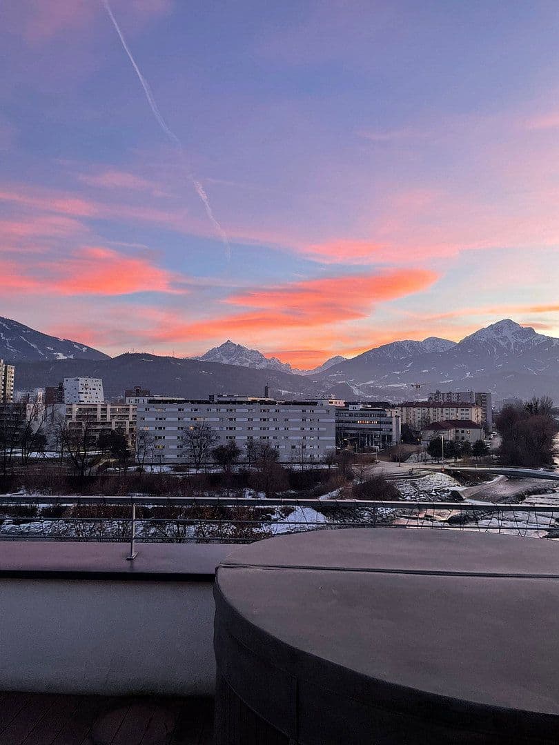 Prenájom bytu 2-izbový 107 m², Haller Straße 77, Innsbruck, Tirolsko Prenájom bytu 2-izbový 107 m², Haller Straße 77, Innsbruck, Tirolsko