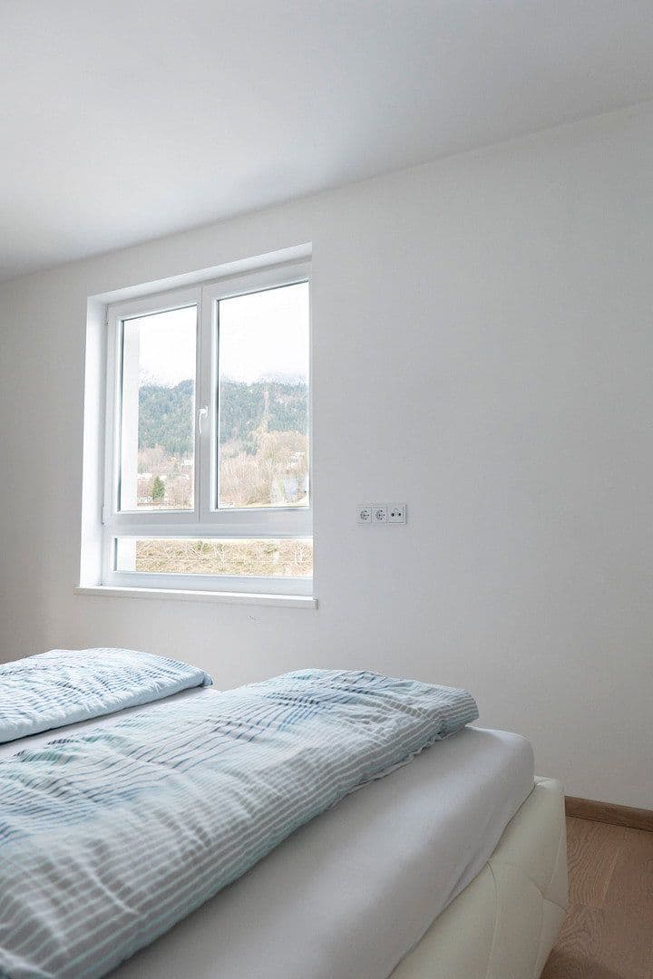 Prenájom bytu 2-izbový 107 m², Haller Straße 77, Innsbruck, Tirolsko Prenájom bytu 2-izbový 107 m², Haller Straße 77, Innsbruck, Tirolsko