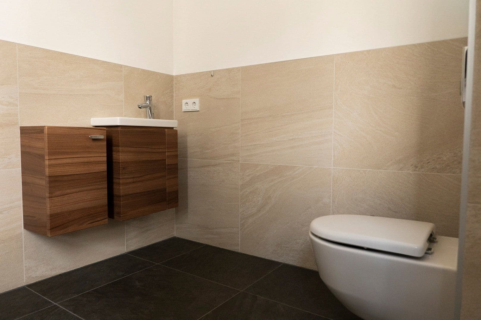 Prenájom bytu 2-izbový 107 m², Haller Straße 77, Innsbruck, Tirolsko Prenájom bytu 2-izbový 107 m², Haller Straße 77, Innsbruck, Tirolsko