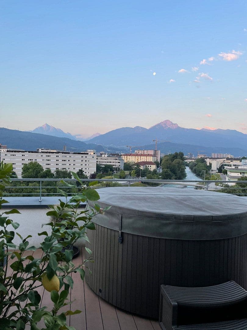 Prenájom bytu 2-izbový 107 m², Haller Straße 77, Innsbruck, Tirolsko Prenájom bytu 2-izbový 107 m², Haller Straße 77, Innsbruck, Tirolsko