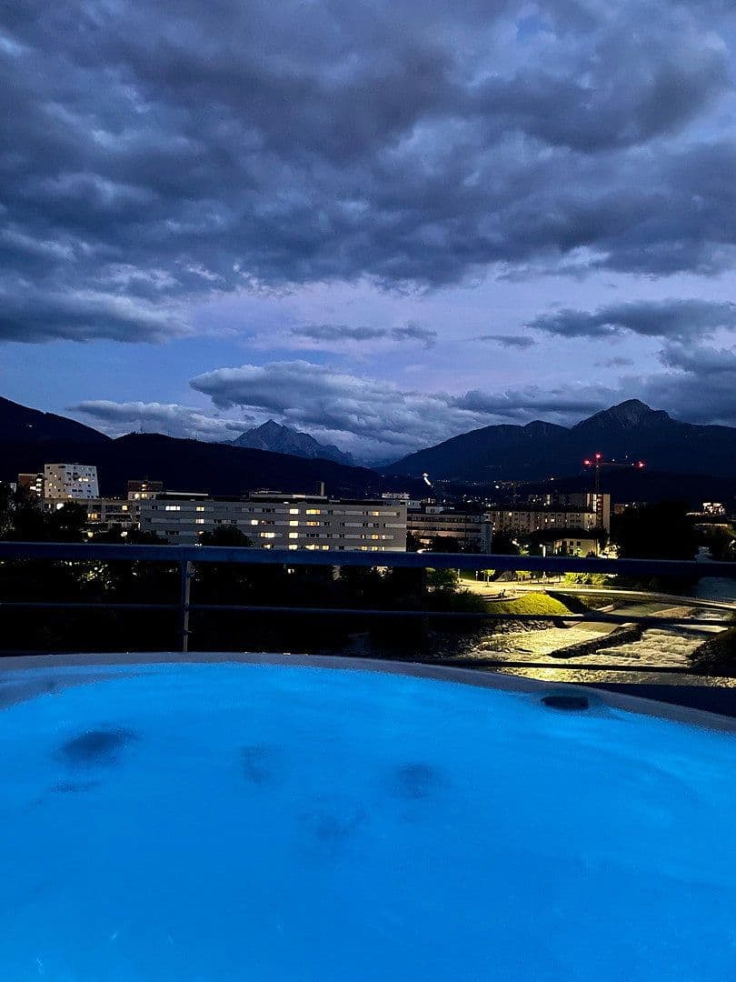 Prenájom bytu 2-izbový 107 m², Haller Straße 77, Innsbruck, Tirolsko Prenájom bytu 2-izbový 107 m², Haller Straße 77, Innsbruck, Tirolsko