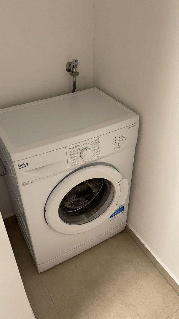 Prenájom bytu 1-izbový 40 m², Lortzingstr. 9, Mannheim, Bádensko-Wurttembersko Prenájom bytu 1-izbový 40 m², Lortzingstr. 9, Mannheim, Bádensko-Wurttembersko