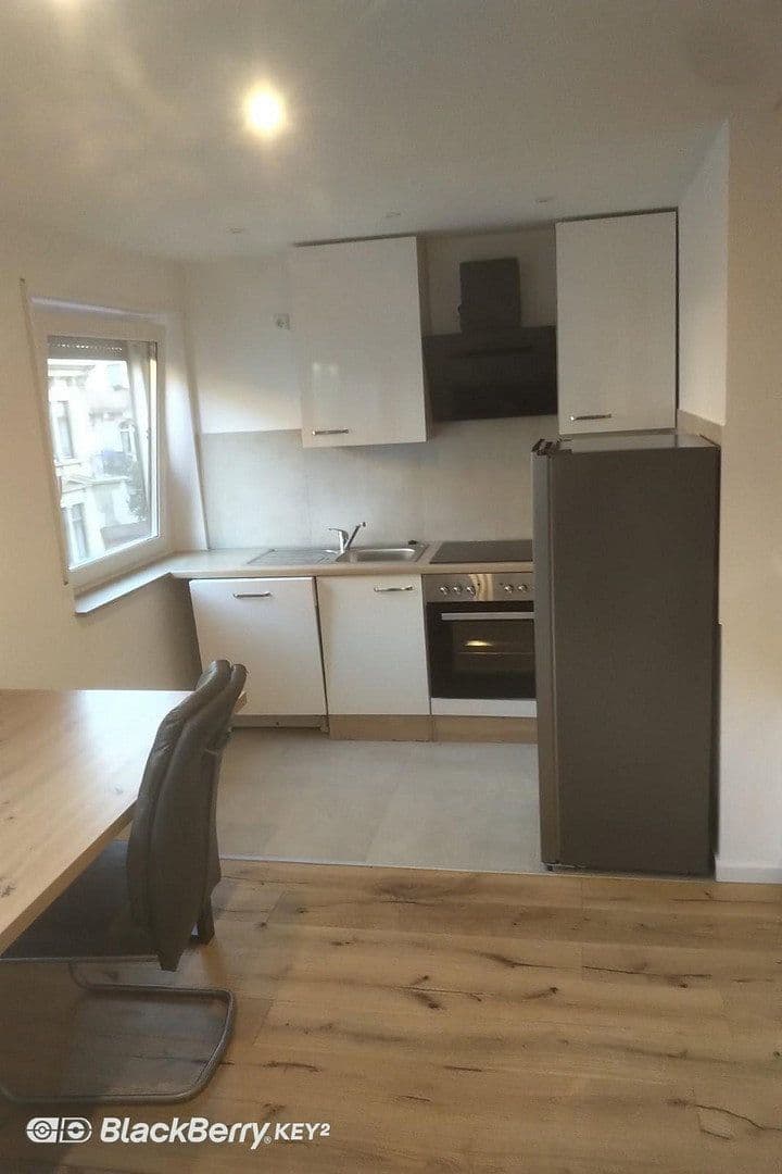 Prenájom bytu 1-izbový 40 m², Lortzingstr. 9, Mannheim, Bádensko-Wurttembersko Prenájom bytu 1-izbový 40 m², Lortzingstr. 9, Mannheim, Bádensko-Wurttembersko
