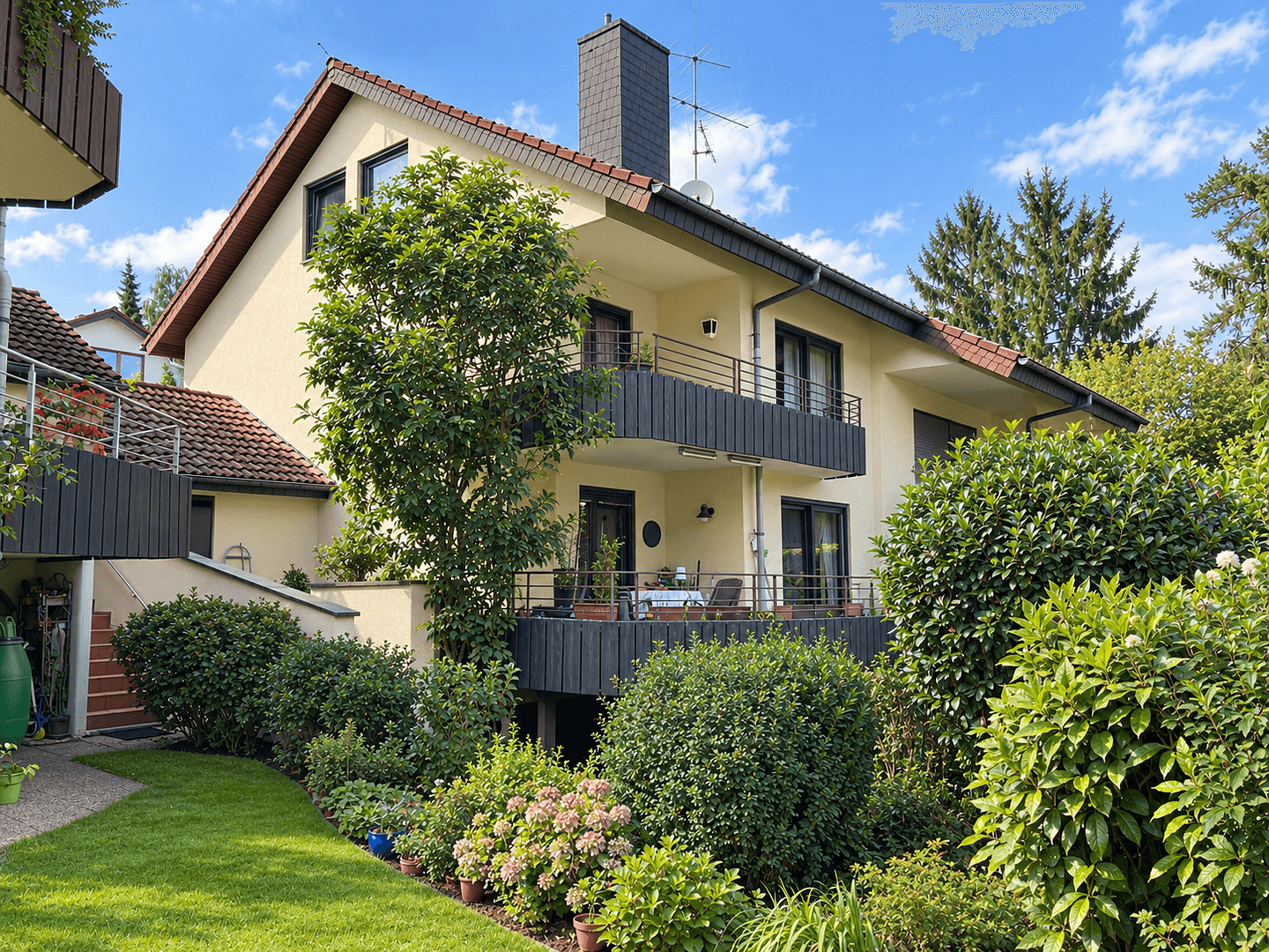 Predaj domu 217 m², pozemok 490 m², Trierer Str. 143, Bonn, Severné Porýnie - Westfálsko Predaj domu 217 m², pozemok 490 m², Trierer Str. 143, Bonn, Severné Porýnie - Westfálsko
