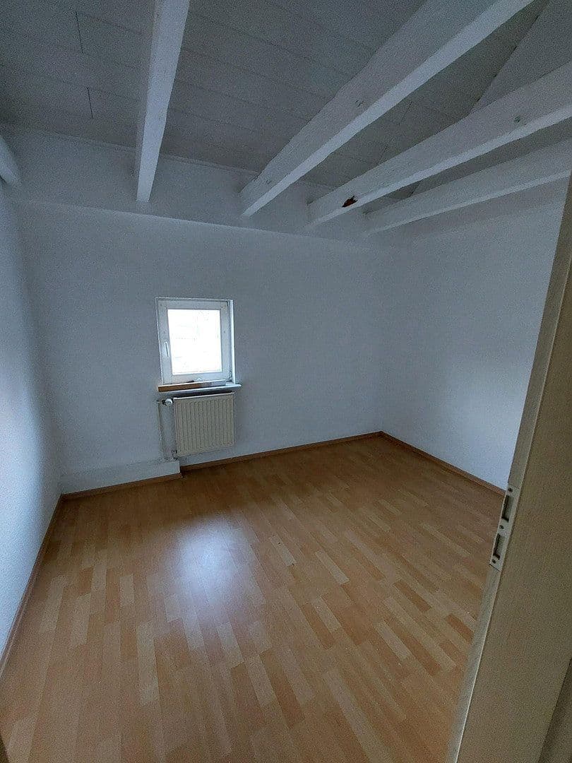Predaj domu 96 m², pozemok 134 m², Kirchplatz 3, Peterslahr, Porýnie-Falcko Predaj domu 96 m², pozemok 134 m², Kirchplatz 3, Peterslahr, Porýnie-Falcko