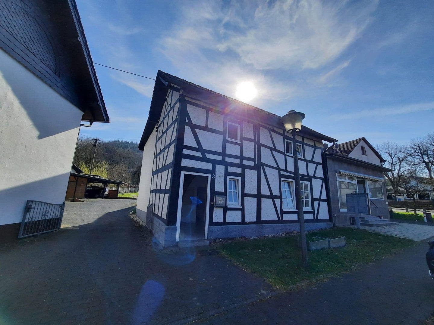 Predaj domu 96 m², pozemok 134 m², Kirchplatz 3, Peterslahr, Porýnie-Falcko Predaj domu 96 m², pozemok 134 m², Kirchplatz 3, Peterslahr, Porýnie-Falcko