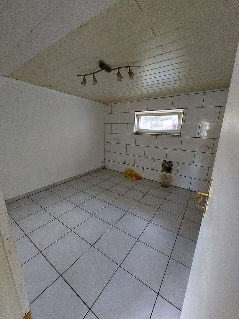 Predaj domu 96 m², pozemok 134 m², Kirchplatz 3, Peterslahr, Porýnie-Falcko Predaj domu 96 m², pozemok 134 m², Kirchplatz 3, Peterslahr, Porýnie-Falcko