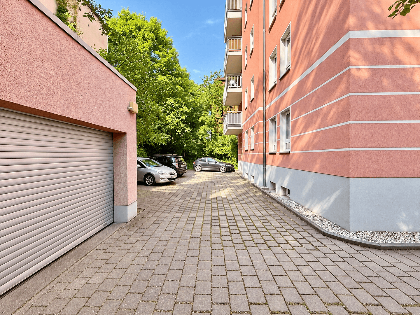 Prenájom garáže, Emil-Ueberall-Straße 27, Dresden, Sasko Prenájom garáže, Emil-Ueberall-Straße 27, Dresden, Sasko