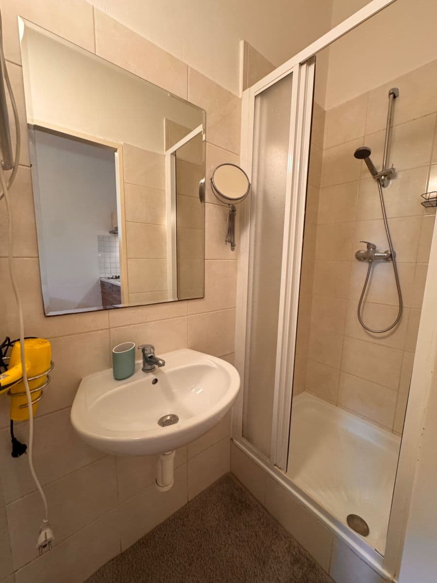 Prenájom bytu 1-izbový 30 m², V Domově, Praha, Praha Prenájom bytu 1-izbový 30 m², V Domově, Praha, Praha