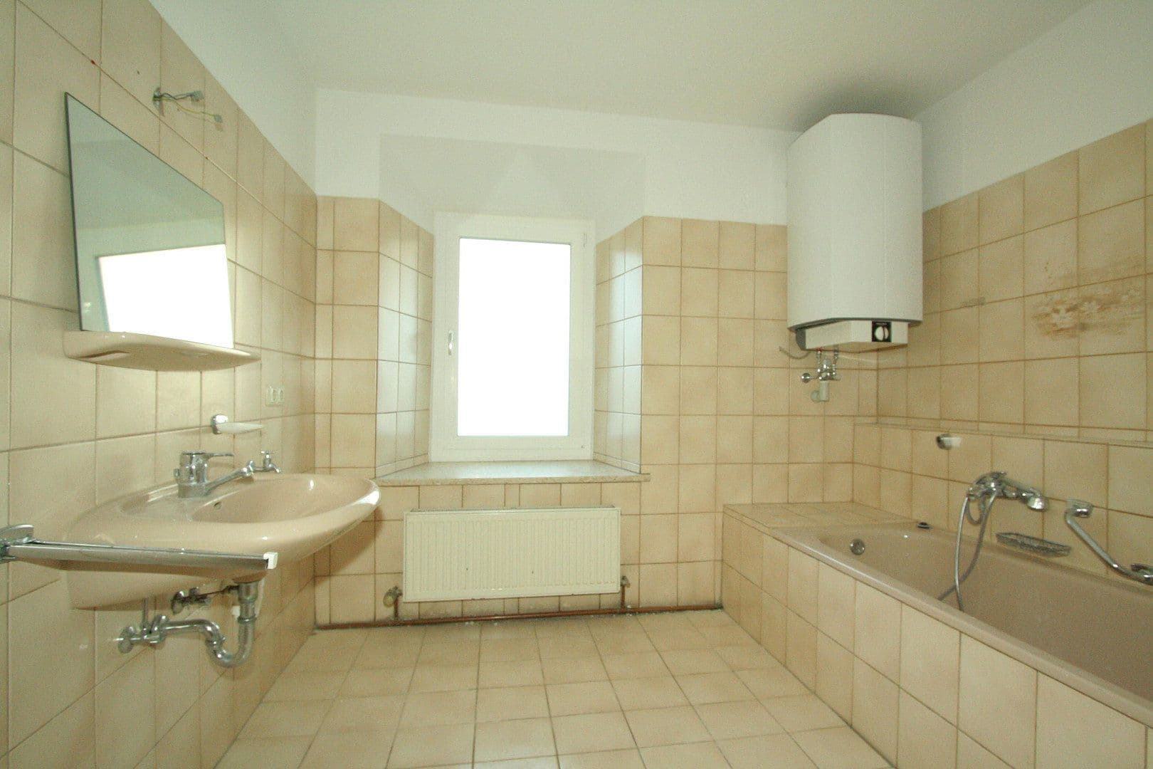 Prenájom bytu 3-izbový 95 m², Bad Feilnbach, Bavorsko Prenájom bytu 3-izbový 95 m², Bad Feilnbach, Bavorsko