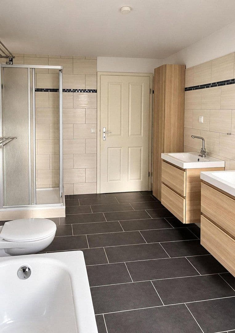 Prenájom bytu 4-izbový 170 m², Stralsund, Meklenbursko-Predpomoransko Prenájom bytu 4-izbový 170 m², Stralsund, Meklenbursko-Predpomoransko