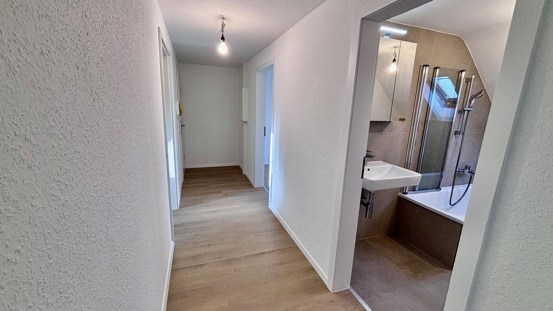 Prenájom bytu 3-izbový 70 m², Van-der-Giese-Straße, Düren, Severné Porýnie - Westfálsko Prenájom bytu 3-izbový 70 m², Van-der-Giese-Straße, Düren, Severné Porýnie - Westfálsko