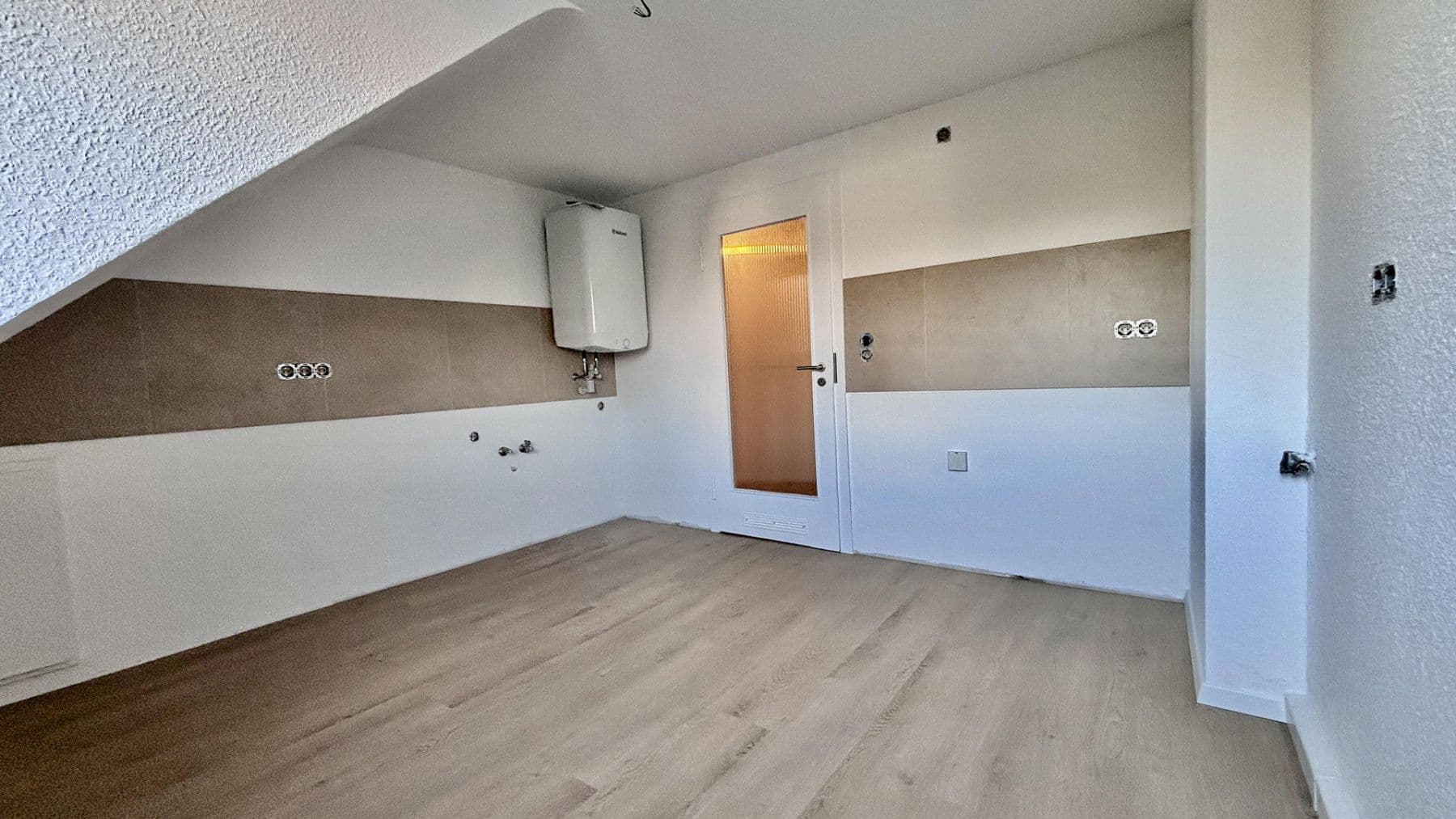 Prenájom bytu 3-izbový 70 m², Van-der-Giese-Straße, Düren, Severné Porýnie - Westfálsko Prenájom bytu 3-izbový 70 m², Van-der-Giese-Straße, Düren, Severné Porýnie - Westfálsko