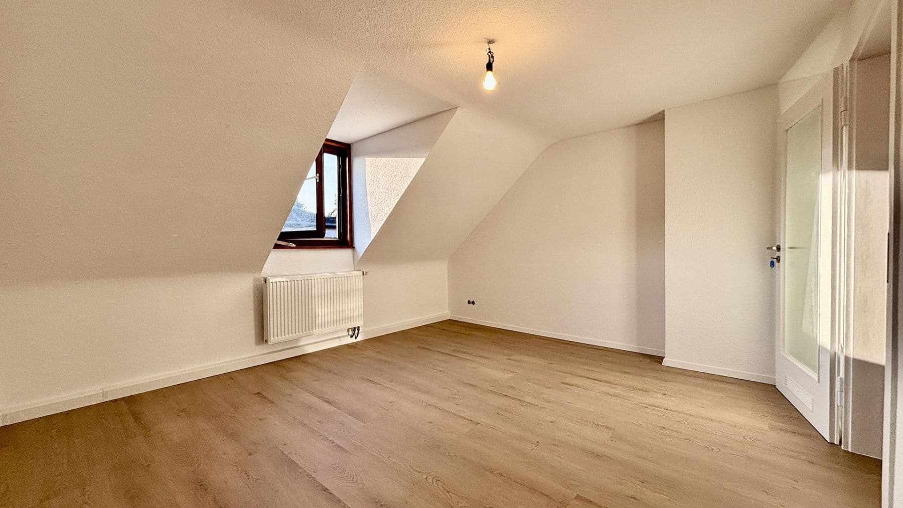 Prenájom bytu 3-izbový 70 m², Van-der-Giese-Straße, Düren, Severné Porýnie - Westfálsko Prenájom bytu 3-izbový 70 m², Van-der-Giese-Straße, Düren, Severné Porýnie - Westfálsko