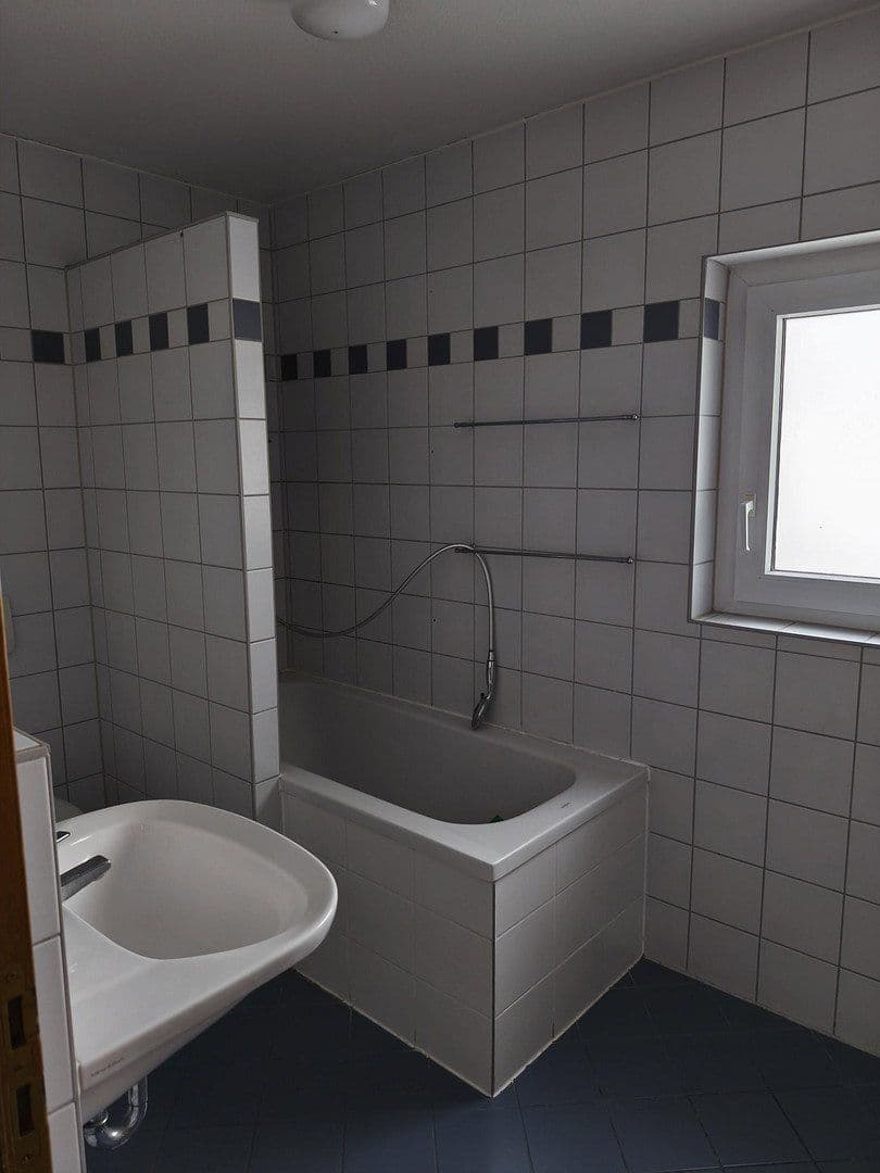 Prenájom bytu 3-izbový 80 m², Walter-Gropius-Str. 5, Reutlingen, Bádensko-Wurttembersko Prenájom bytu 3-izbový 80 m², Walter-Gropius-Str. 5, Reutlingen, Bádensko-Wurttembersko