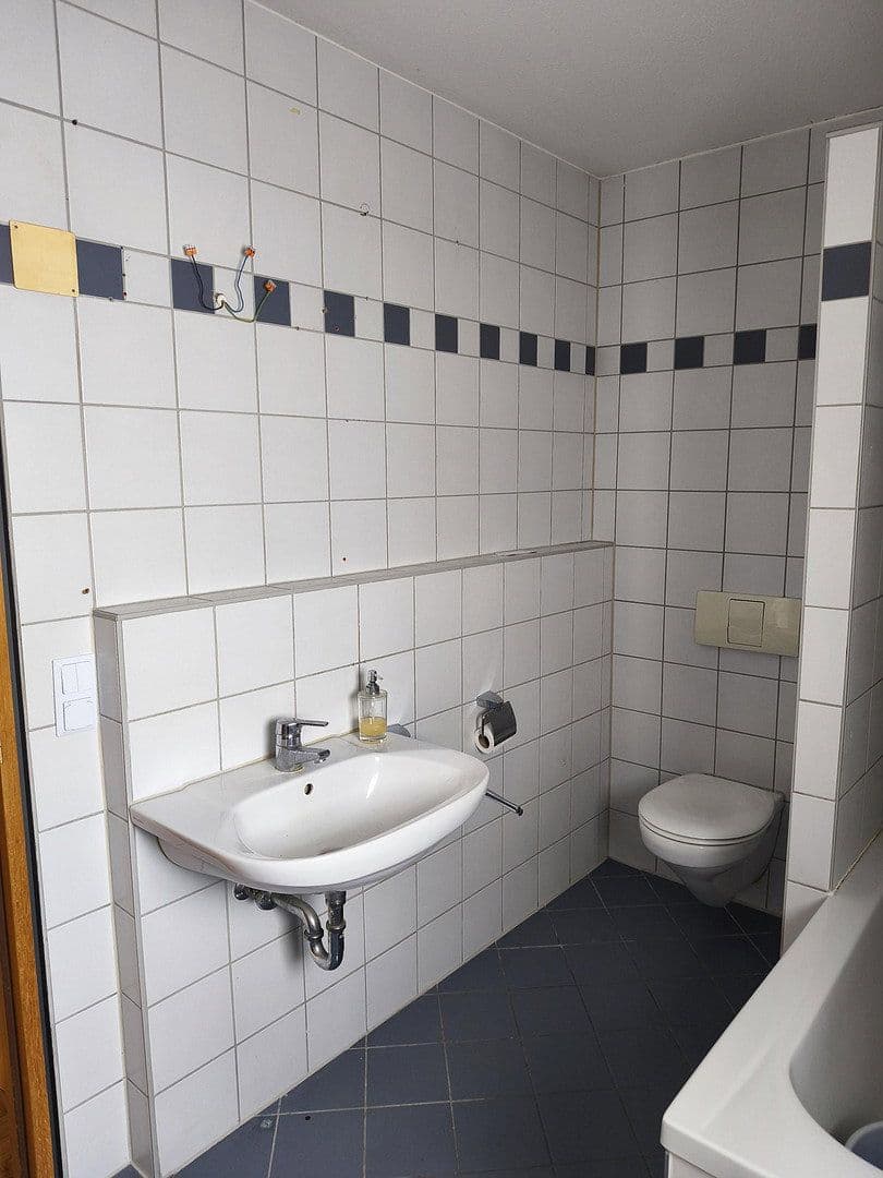 Prenájom bytu 3-izbový 80 m², Walter-Gropius-Str. 5, Reutlingen, Bádensko-Wurttembersko Prenájom bytu 3-izbový 80 m², Walter-Gropius-Str. 5, Reutlingen, Bádensko-Wurttembersko