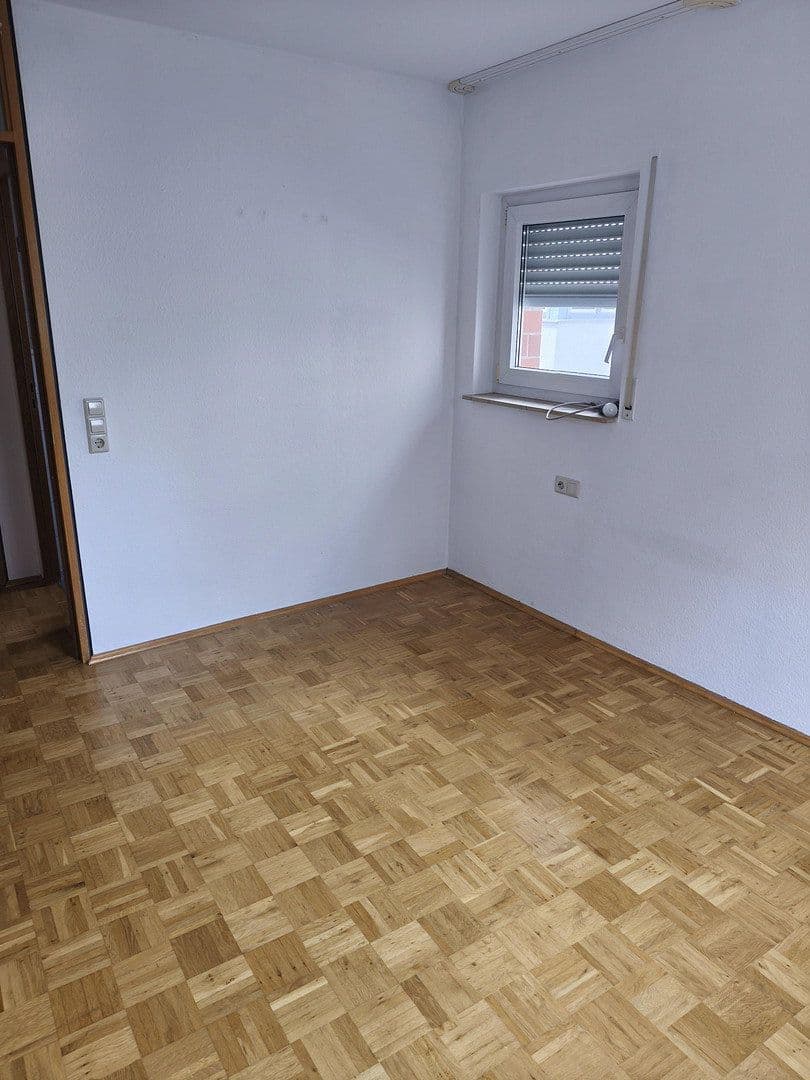 Prenájom bytu 3-izbový 80 m², Walter-Gropius-Str. 5, Reutlingen, Bádensko-Wurttembersko Prenájom bytu 3-izbový 80 m², Walter-Gropius-Str. 5, Reutlingen, Bádensko-Wurttembersko