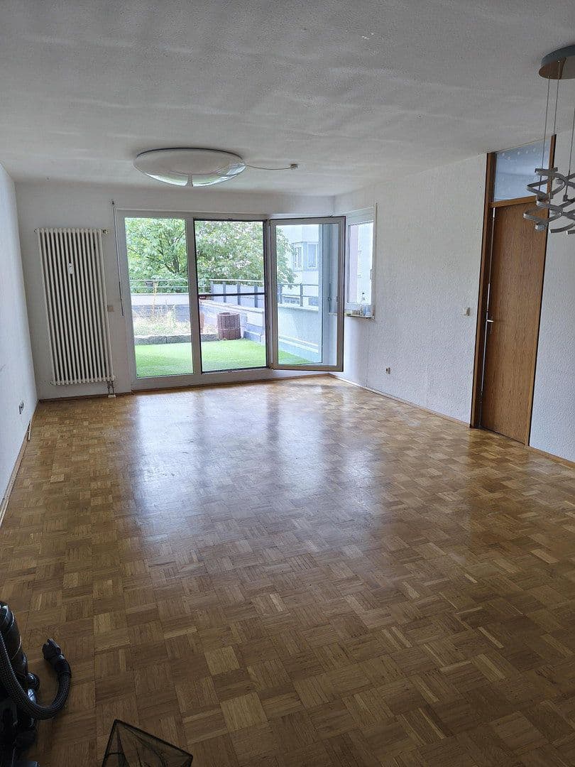 Prenájom bytu 3-izbový 80 m², Walter-Gropius-Str. 5, Reutlingen, Bádensko-Wurttembersko Prenájom bytu 3-izbový 80 m², Walter-Gropius-Str. 5, Reutlingen, Bádensko-Wurttembersko
