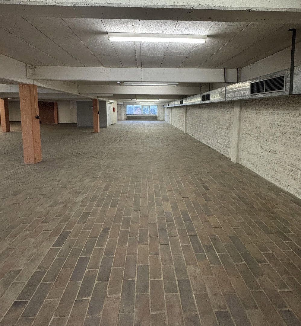 Prenájom nebytového priestoru 1.040 m², Heidehofweg 16, Tangstedt, Šlezvicko-Holštajnsko Prenájom nebytového priestoru 1.040 m², Heidehofweg 16, Tangstedt, Šlezvicko-Holštajnsko