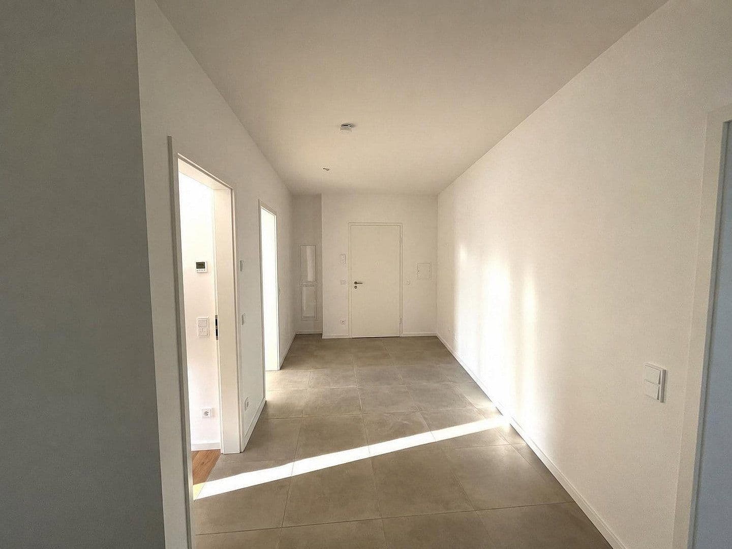 Prenájom bytu 3-izbový 82 m², Carl-Adam-Petri-Straße, Brandenburg - Potsdam, Brandenbursko Prenájom bytu 3-izbový 82 m², Carl-Adam-Petri-Straße, Brandenburg - Potsdam, Brandenbursko
