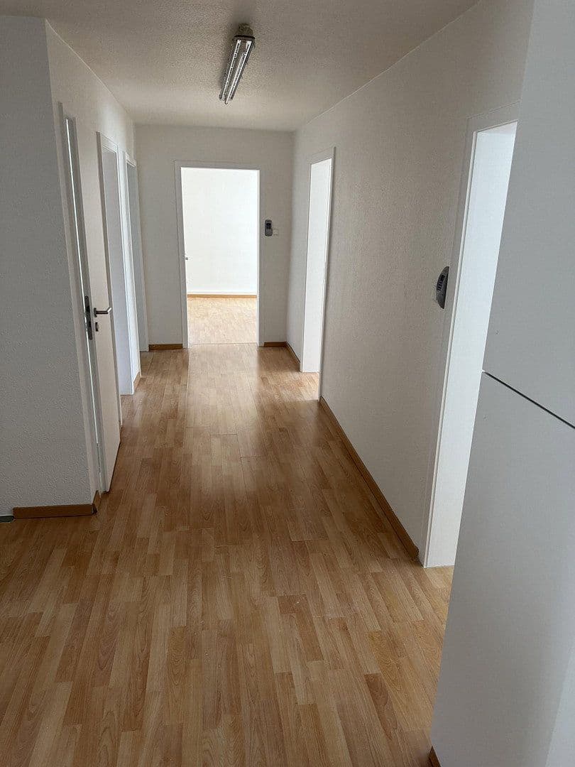 Predaj domu 326 m², pozemok 182 m², Schulstraße 2, St. Johann, Bádensko-Wurttembersko Predaj domu 326 m², pozemok 182 m², Schulstraße 2, St. Johann, Bádensko-Wurttembersko