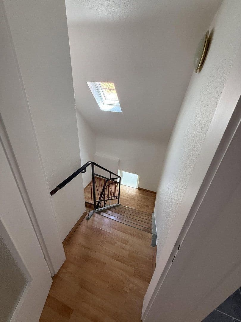 Predaj domu 326 m², pozemok 182 m², Schulstraße 2, St. Johann, Bádensko-Wurttembersko Predaj domu 326 m², pozemok 182 m², Schulstraße 2, St. Johann, Bádensko-Wurttembersko