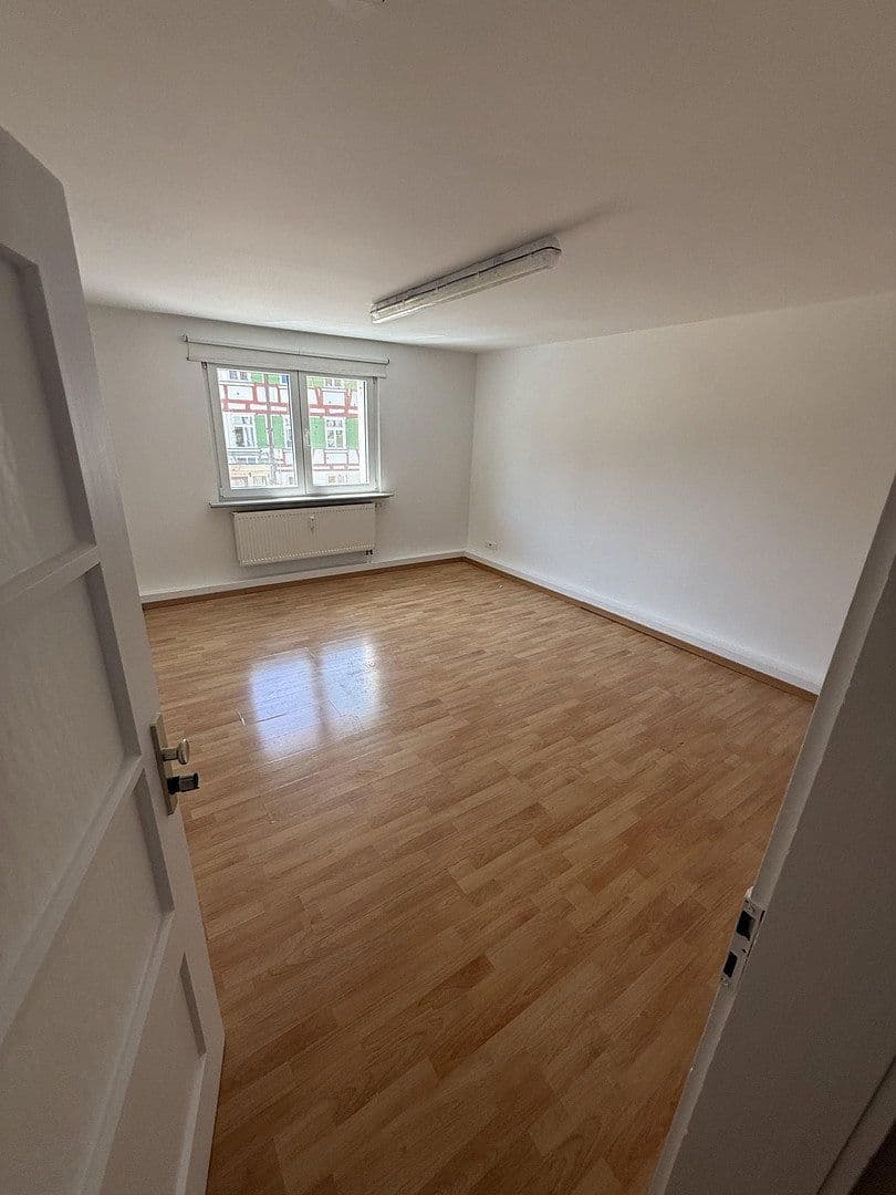 Predaj domu 326 m², pozemok 182 m², Schulstraße 2, St. Johann, Bádensko-Wurttembersko Predaj domu 326 m², pozemok 182 m², Schulstraße 2, St. Johann, Bádensko-Wurttembersko