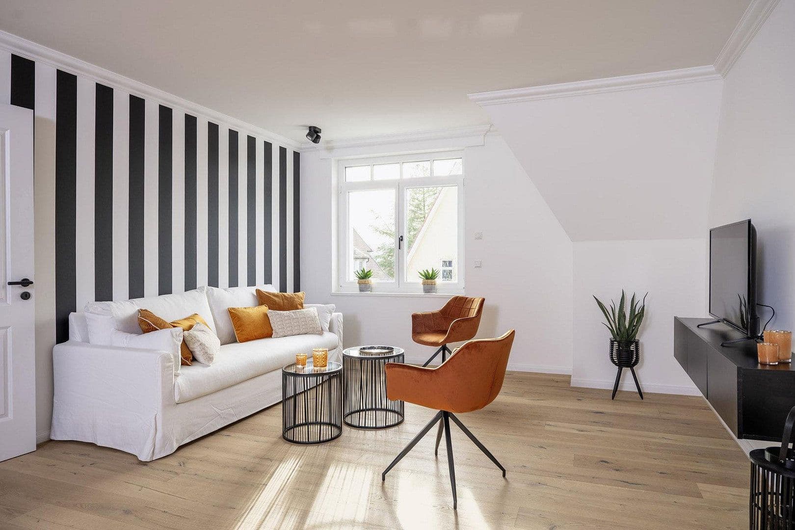 Prenájom bytu 3-izbový 88 m², Eduard-Pfeiffer-Str., Stuttgart, Bádensko-Wurttembersko Prenájom bytu 3-izbový 88 m², Eduard-Pfeiffer-Str., Stuttgart, Bádensko-Wurttembersko