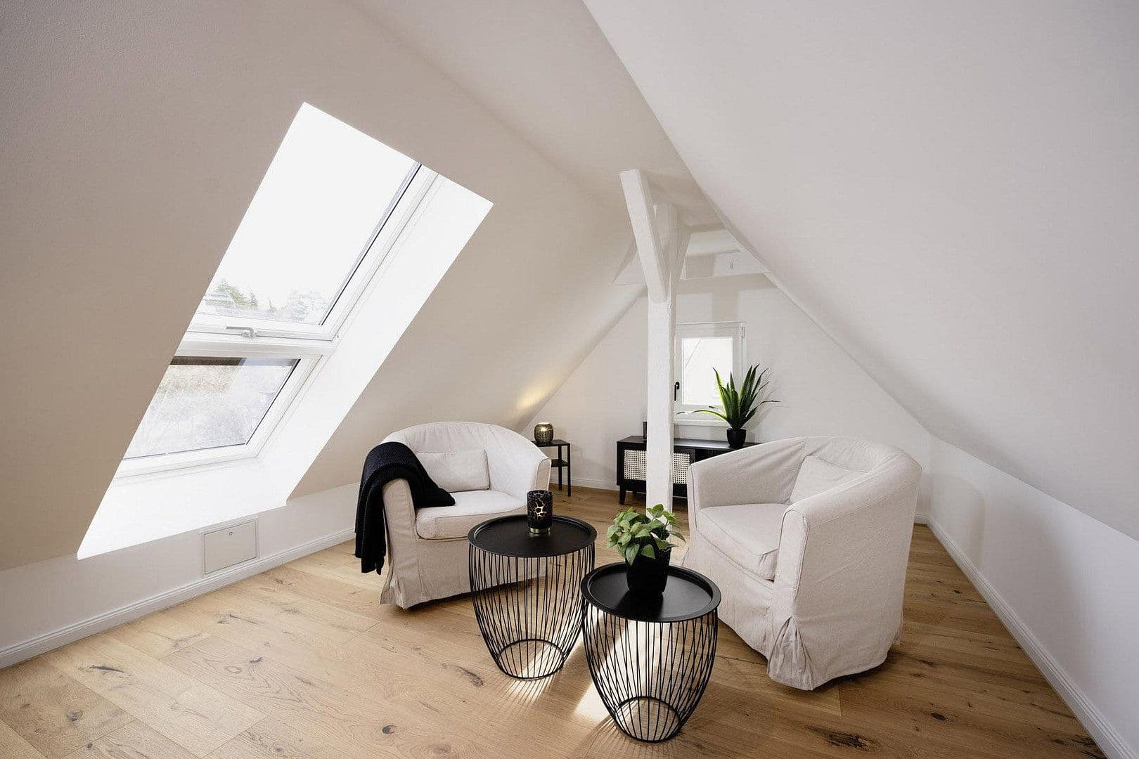 Prenájom bytu 3-izbový 88 m², Eduard-Pfeiffer-Str., Stuttgart, Bádensko-Wurttembersko Prenájom bytu 3-izbový 88 m², Eduard-Pfeiffer-Str., Stuttgart, Bádensko-Wurttembersko