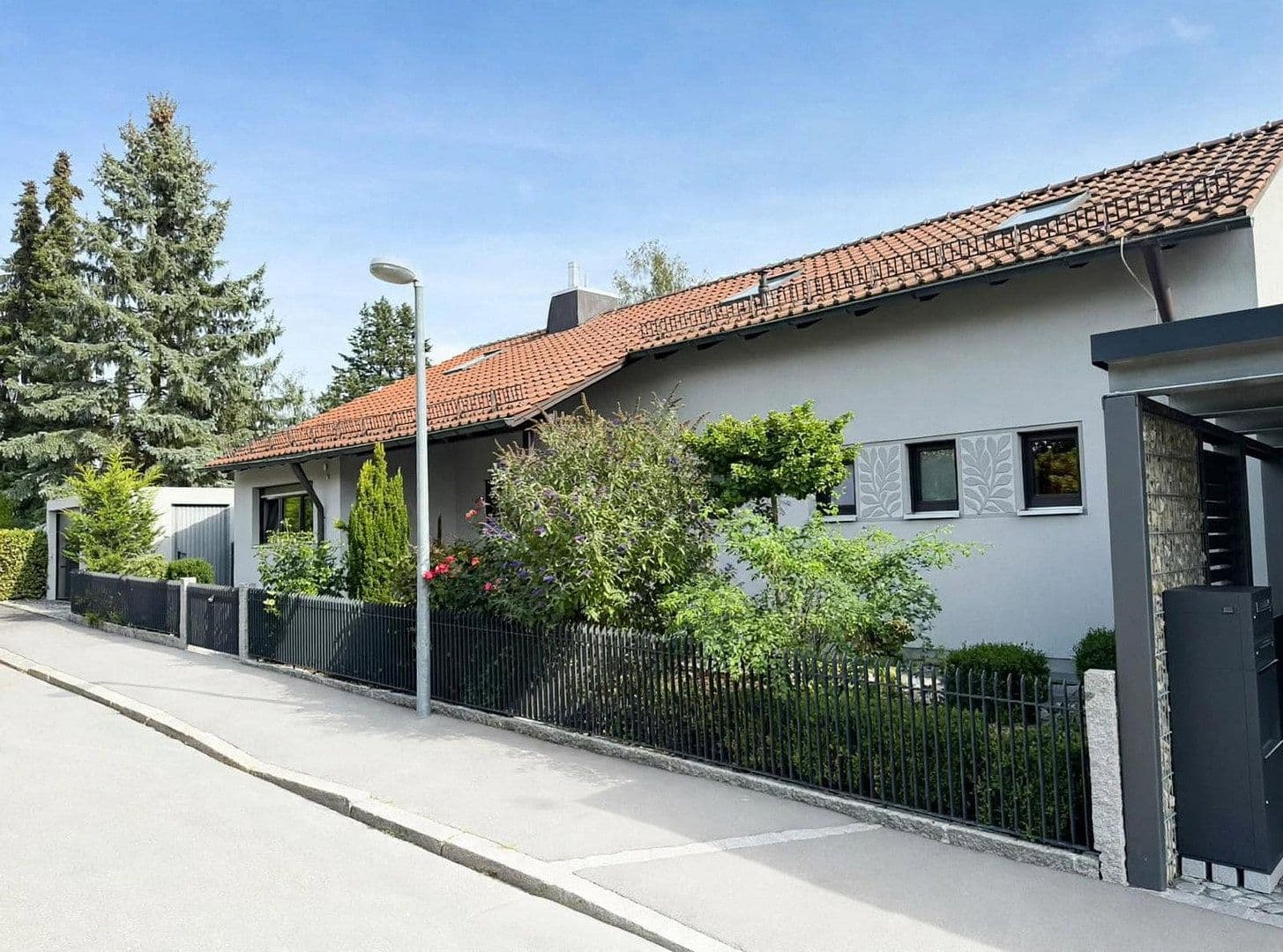 Predaj domu 205 m², pozemok 2.140 m², Hof, Bavorsko Predaj domu 205 m², pozemok 2.140 m², Hof, Bavorsko